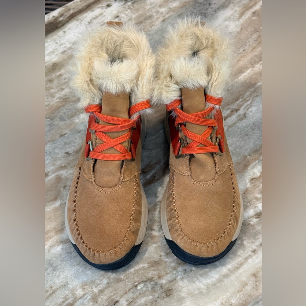 Women’s COLUMBIA Maragal Mid waterproof lace up boots- Size 8.5 - Picture 3 of 10
